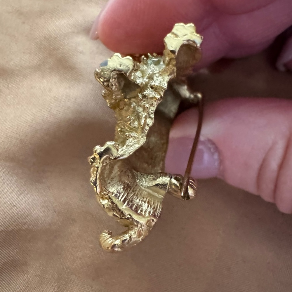 Gold Scottie Dog Brooch - Women's Jewelry - Picture 5 of 7